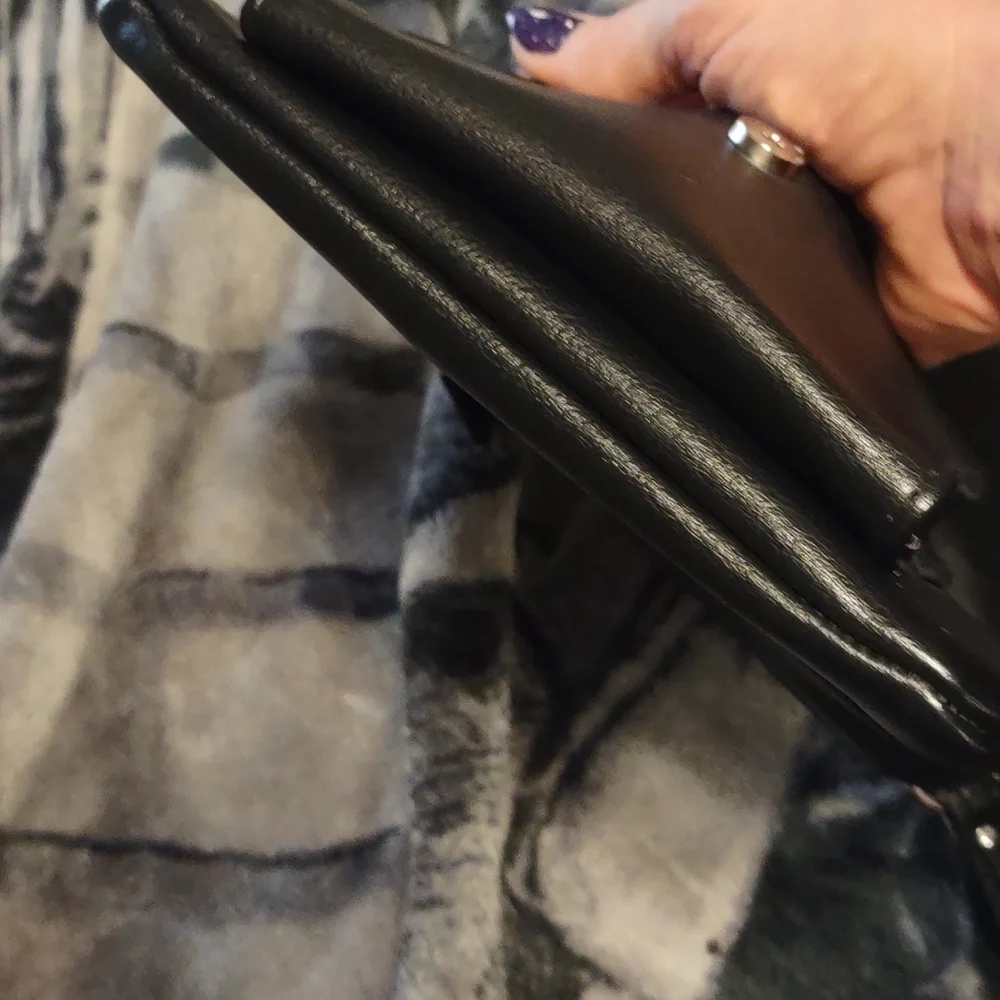 Crossbody leather looking purse. - Picture 7 of 9